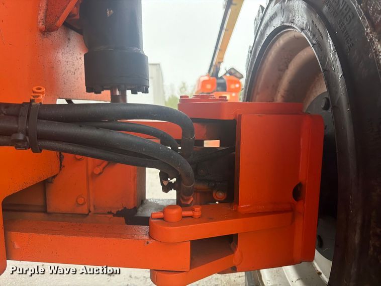 image for item FU4801 2008 JLG 800S boom lift