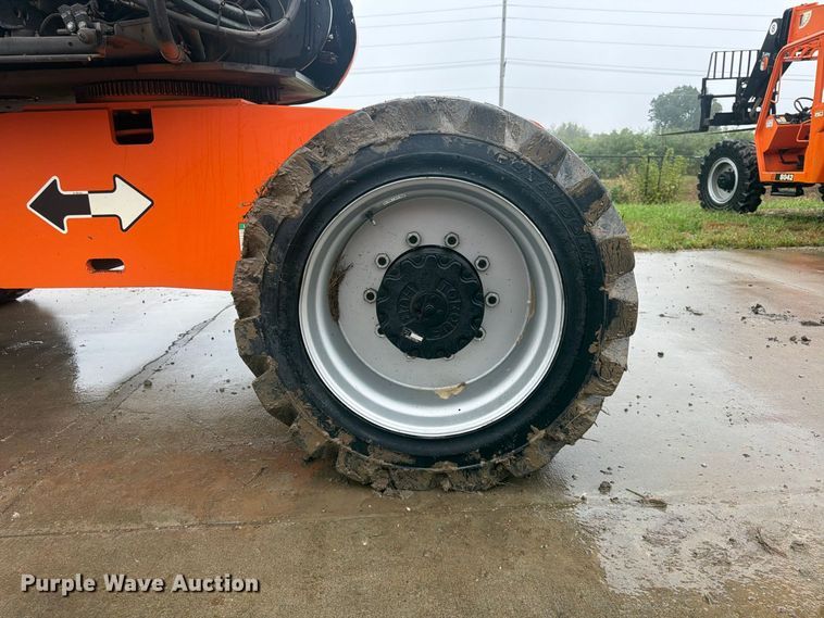 image for item FU4801 2008 JLG 800S boom lift