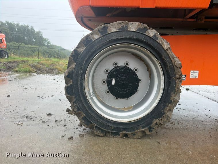 image for item FU4801 2008 JLG 800S boom lift