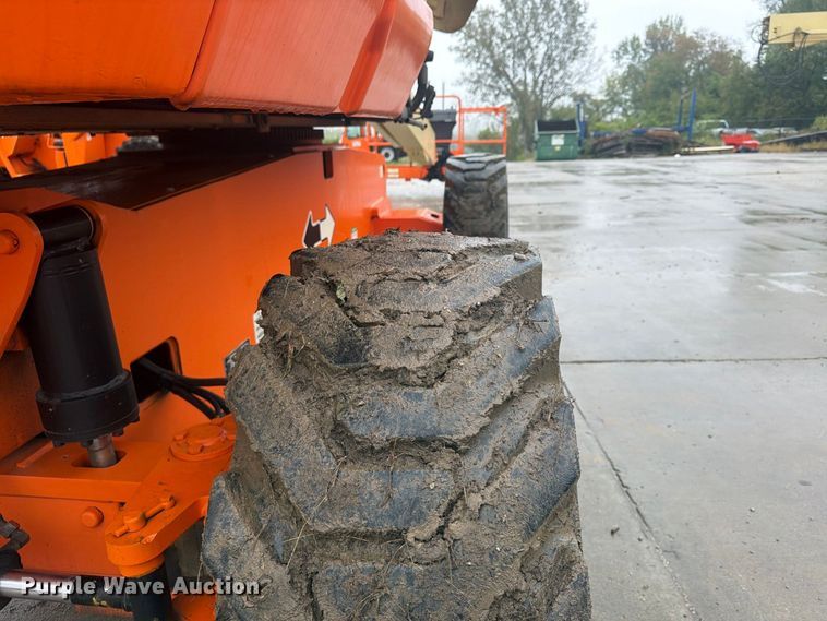 image for item FU4801 2008 JLG 800S boom lift