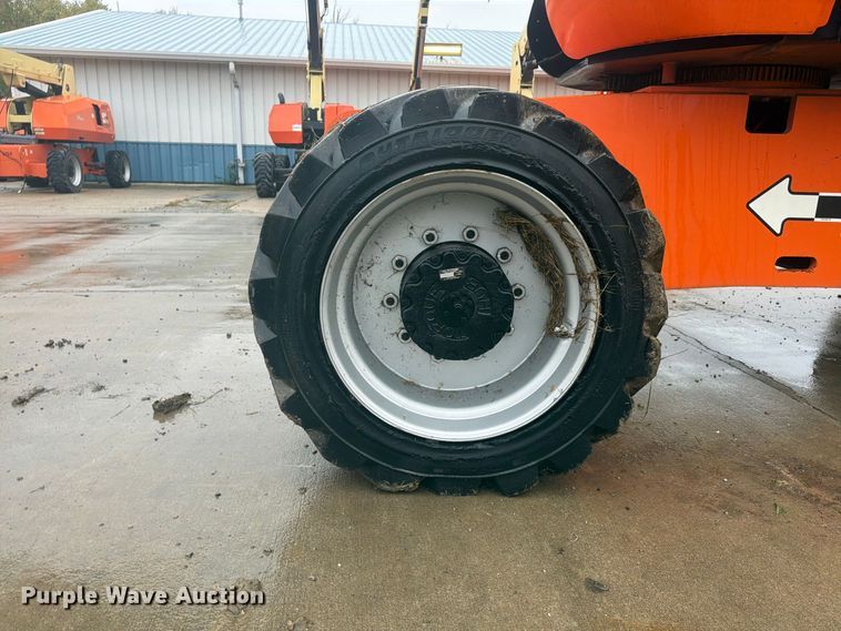 image for item FU4801 2008 JLG 800S boom lift