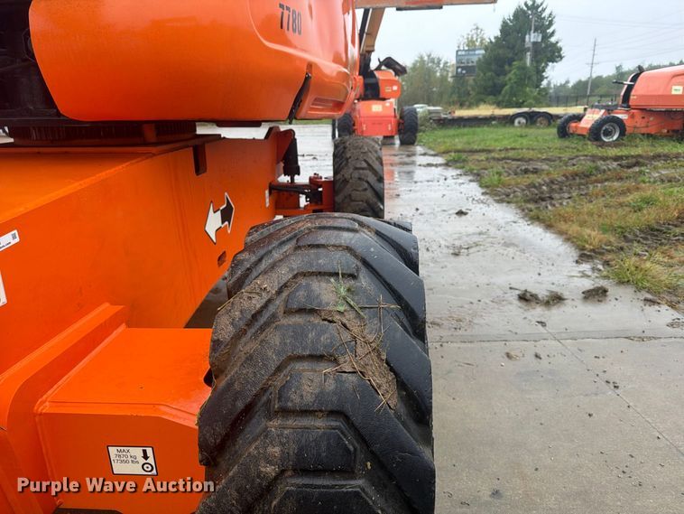 image for item FU4801 2008 JLG 800S boom lift