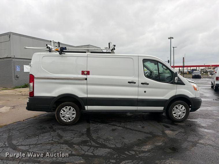 image for item FU4808 2019 Ford Transit 250 van
