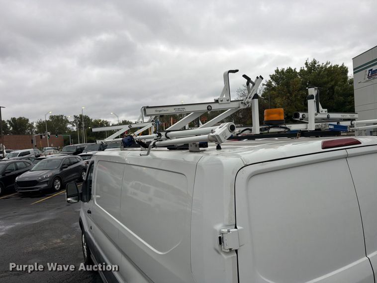 image for item FU4808 2019 Ford Transit 250 van