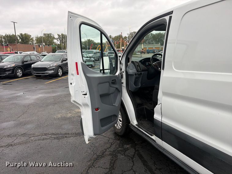 image for item FU4808 2019 Ford Transit 250 van