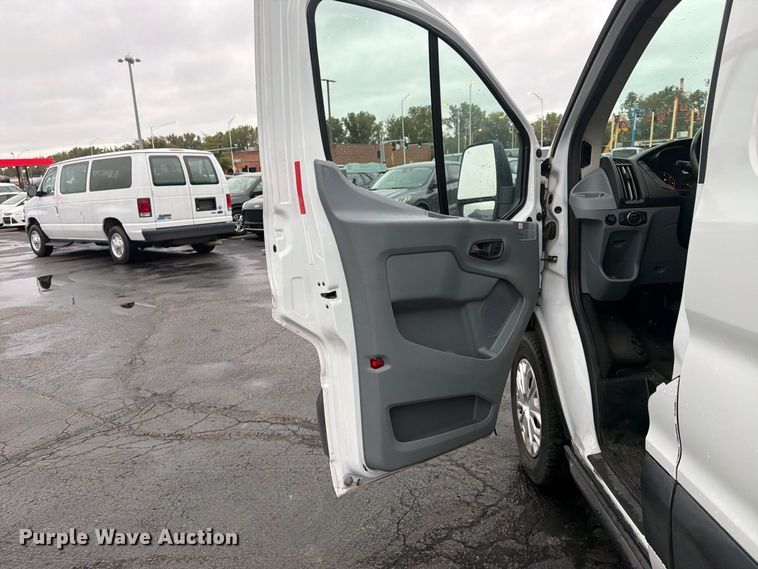 image for item FU4808 2019 Ford Transit 250 van