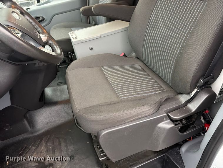 image for item FU4808 2019 Ford Transit 250 van