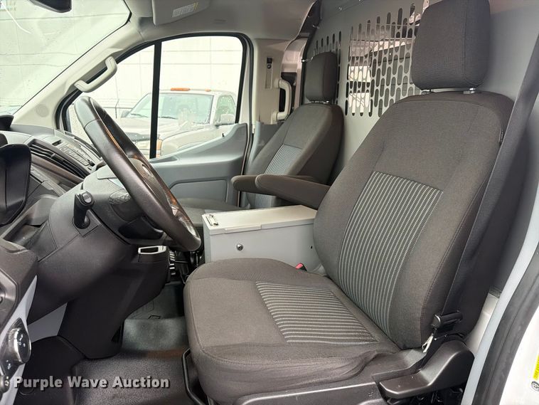 image for item FU4808 2019 Ford Transit 250 van
