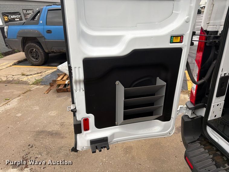 image for item FU4808 2019 Ford Transit 250 van