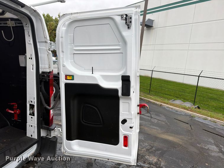 image for item FU4808 2019 Ford Transit 250 van