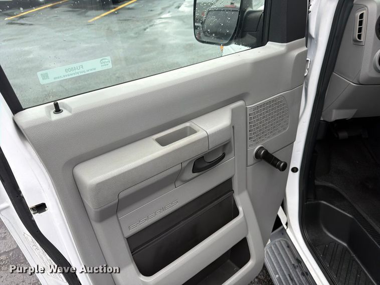 image for item FU4809 2013 Ford E350 van