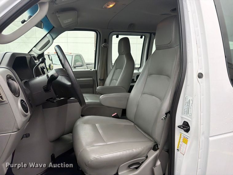 image for item FU4809 2013 Ford E350 van