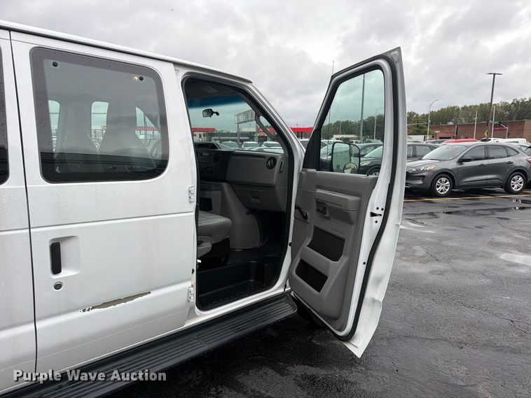 image for item FU4809 2013 Ford E350 van