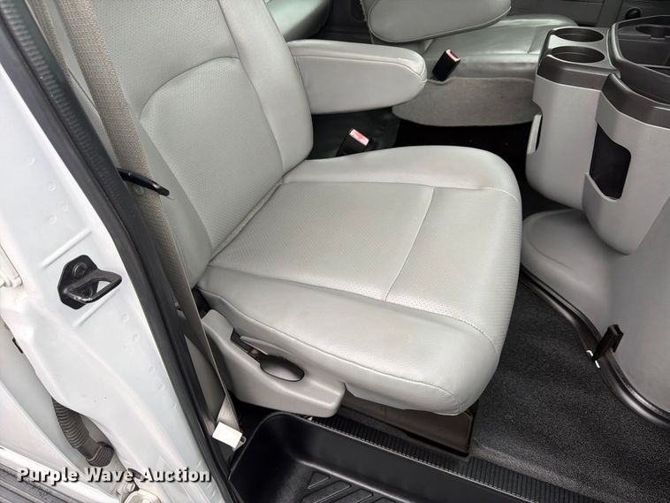image for item FU4809 2013 Ford E350 van