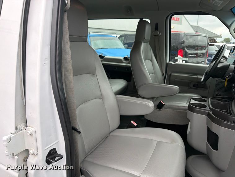image for item FU4809 2013 Ford E350 van