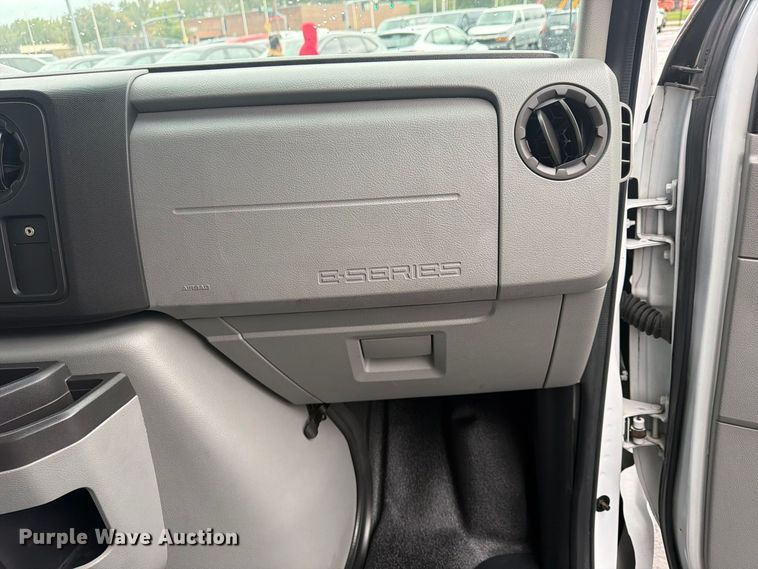 image for item FU4809 2013 Ford E350 van