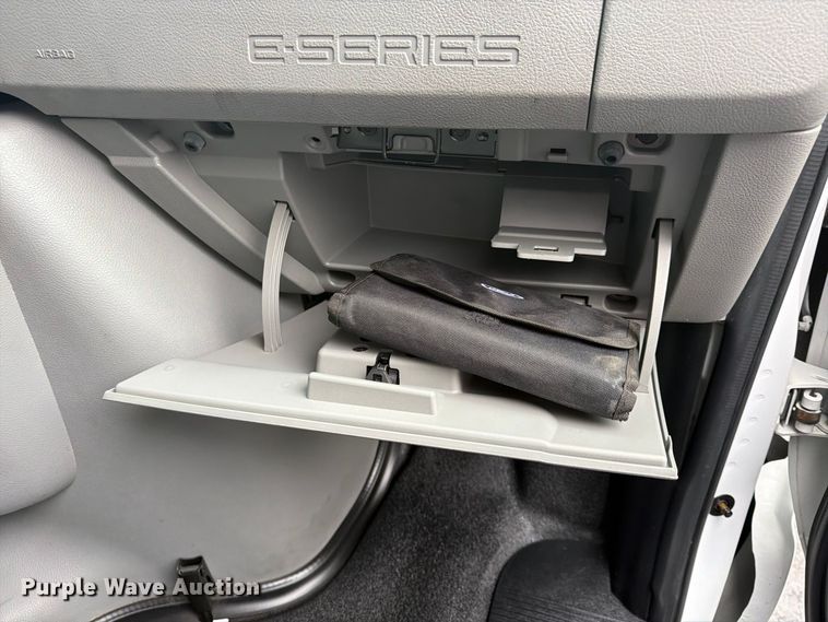 image for item FU4809 2013 Ford E350 van