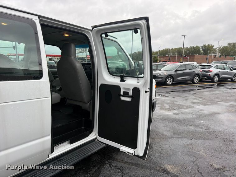 image for item FU4809 2013 Ford E350 van
