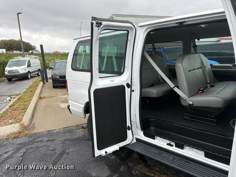 image for item FU4809 2013 Ford E350 van