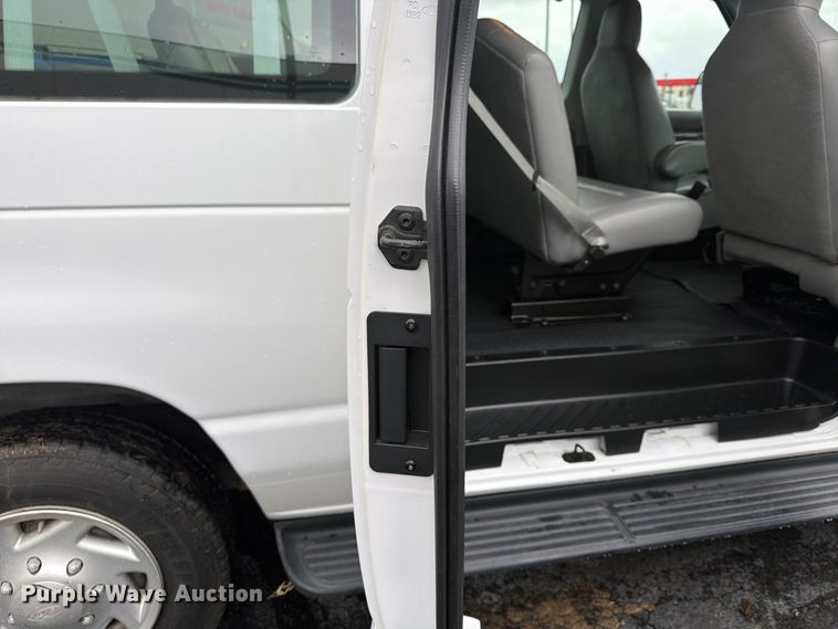 image for item FU4809 2013 Ford E350 van