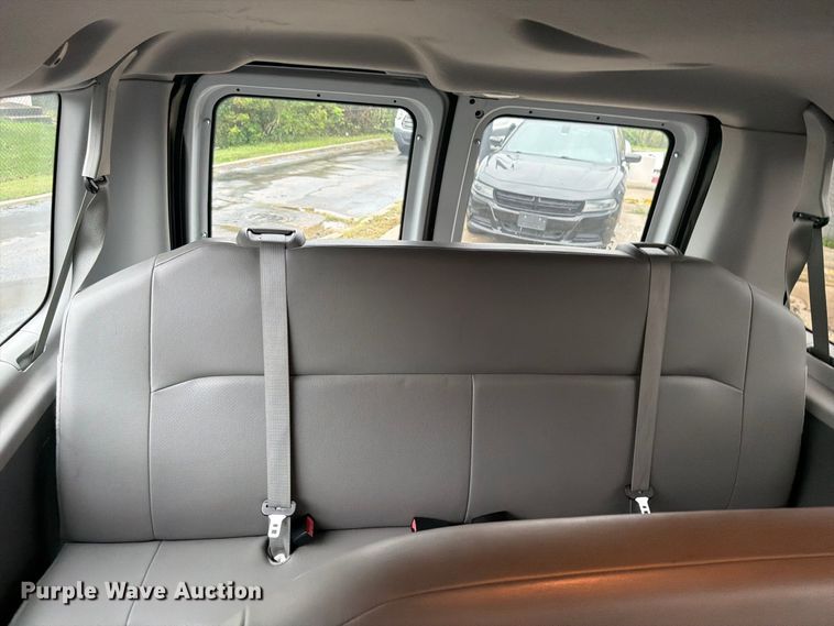 image for item FU4809 2013 Ford E350 van