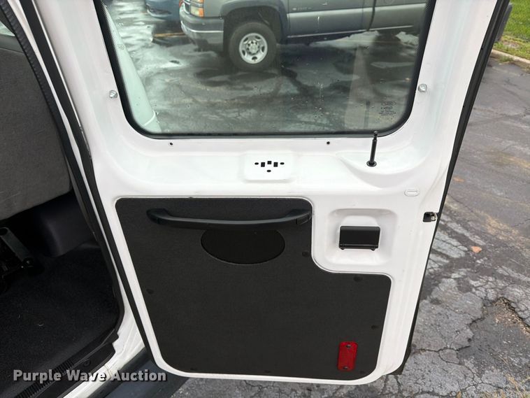 image for item FU4809 2013 Ford E350 van