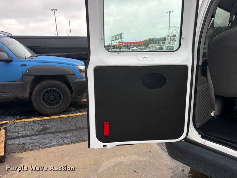 image for item FU4809 2013 Ford E350 van