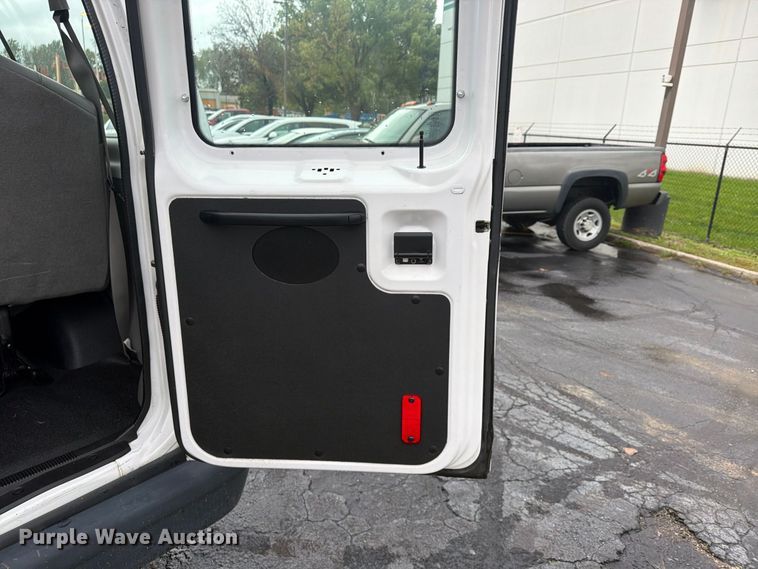 image for item FU4809 2013 Ford E350 van