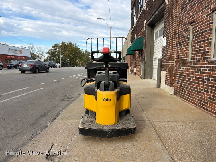 image for item FU4811 2019 Yale MPE060LGN24T2748 pallet jack