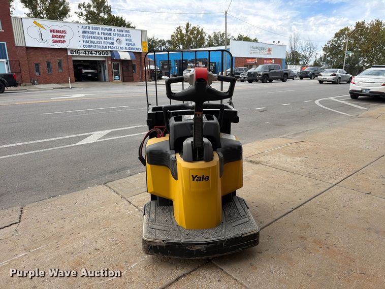 image for item FU4812 2019 Yale MPE060LGN24T2748 pallet jack