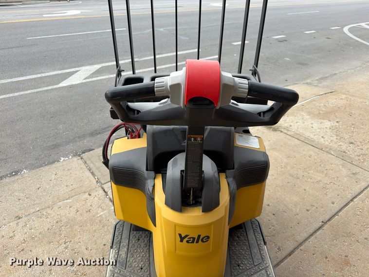 image for item FU4812 2019 Yale MPE060LGN24T2748 pallet jack