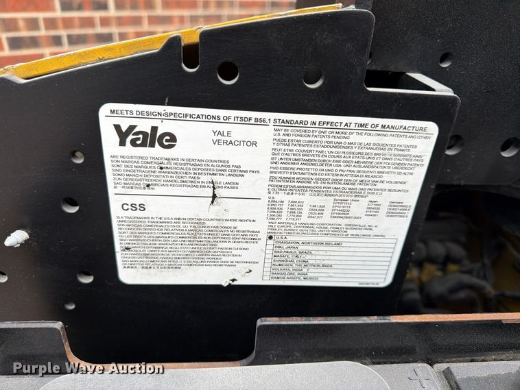 image for item FU4812 2019 Yale MPE060LGN24T2748 pallet jack
