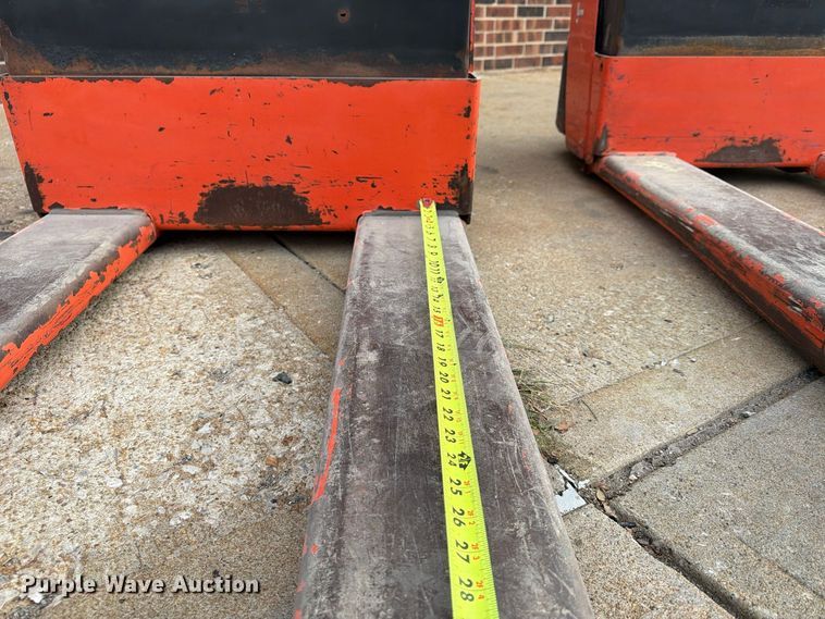 image for item FU4813 (2) Toyota 7HBW23 pallet jacks