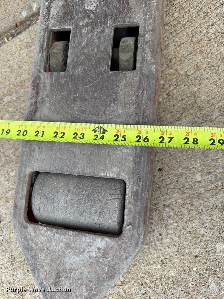 image for item FU4813 (2) Toyota 7HBW23 pallet jacks