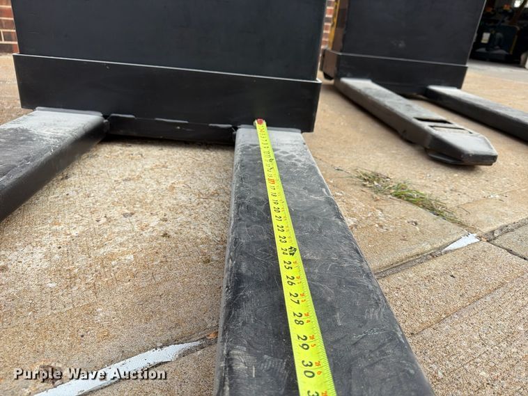 image for item FU4814 (2) Yale MPB040-EN24T2748 pallet jacks