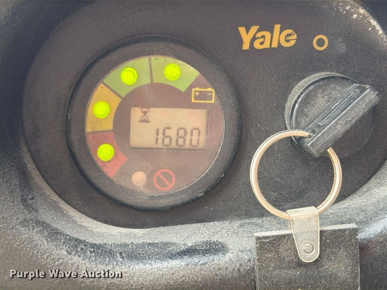 image for item FU4814 (2) Yale MPB040-EN24T2748 pallet jacks
