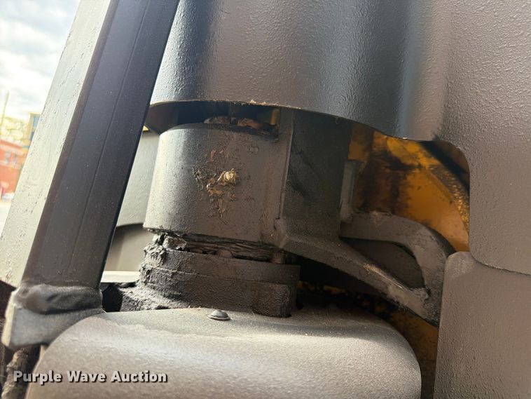 image for item FU4814 (2) Yale MPB040-EN24T2748 pallet jacks