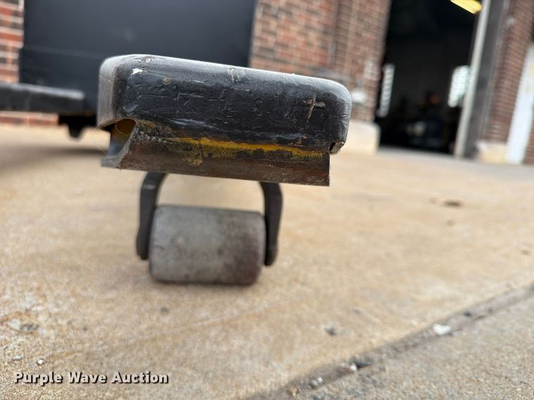 image for item FU4814 (2) Yale MPB040-EN24T2748 pallet jacks