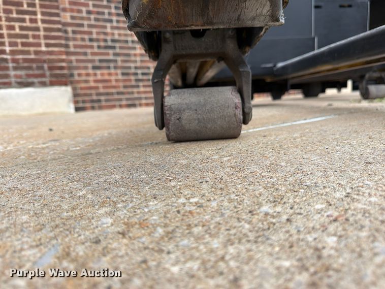 image for item FU4814 (2) Yale MPB040-EN24T2748 pallet jacks