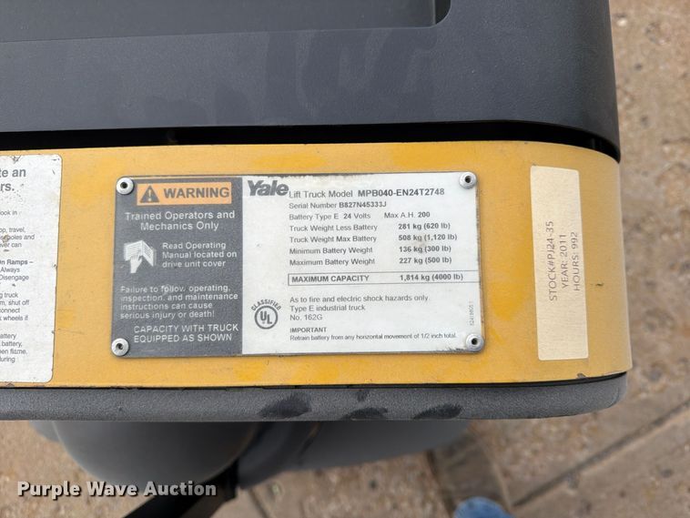 image for item FU4814 (2) Yale MPB040-EN24T2748 pallet jacks