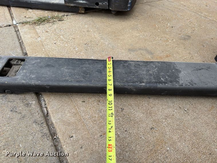 image for item FU4815 (2) Yale MPB040-EN24T2748 pallet jacks