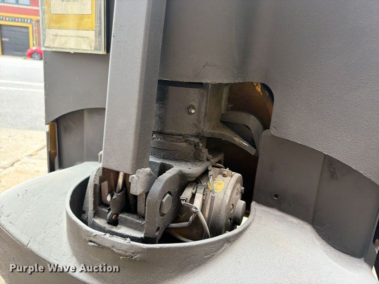 image for item FU4815 (2) Yale MPB040-EN24T2748 pallet jacks