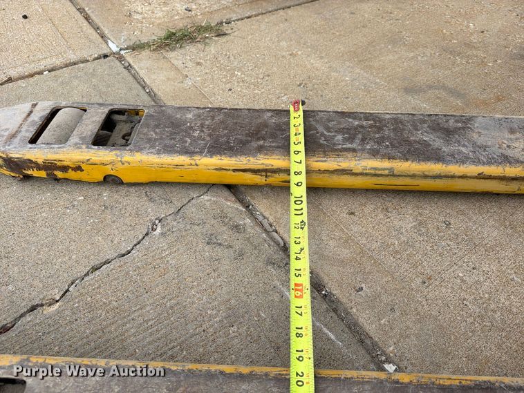 image for item FU4816 (2) Yale MPB040-EN24T2748 pallet jacks
