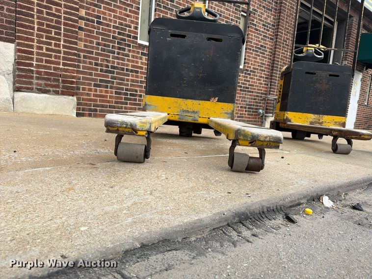 image for item FU4816 (2) Yale MPB040-EN24T2748 pallet jacks