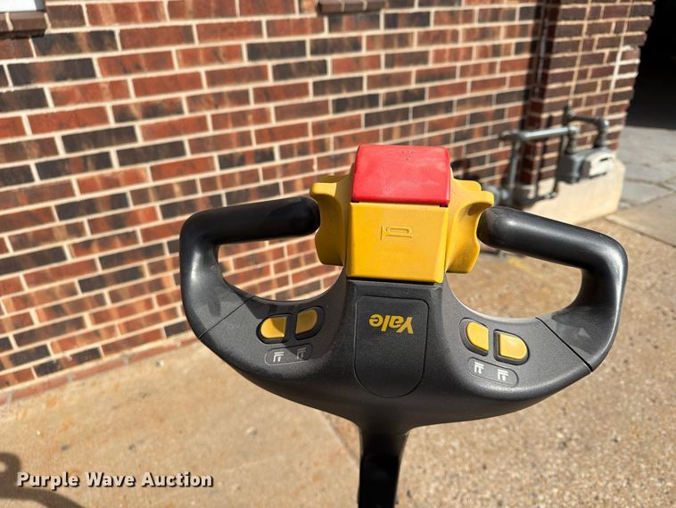 image for item FU4818 (2) Yale MPB040-EN24T2748 pallet jacks