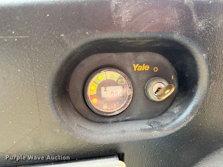 image for item FU4818 (2) Yale MPB040-EN24T2748 pallet jacks