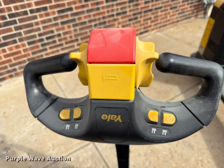 image for item FU4818 (2) Yale MPB040-EN24T2748 pallet jacks
