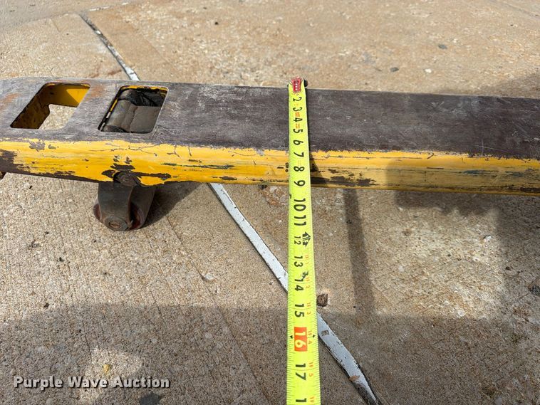 image for item FU4818 (2) Yale MPB040-EN24T2748 pallet jacks