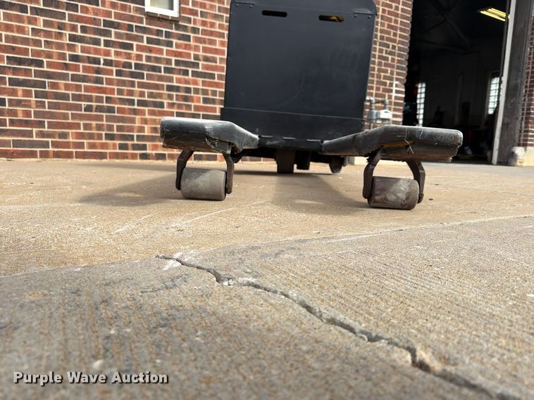 image for item FU4818 (2) Yale MPB040-EN24T2748 pallet jacks