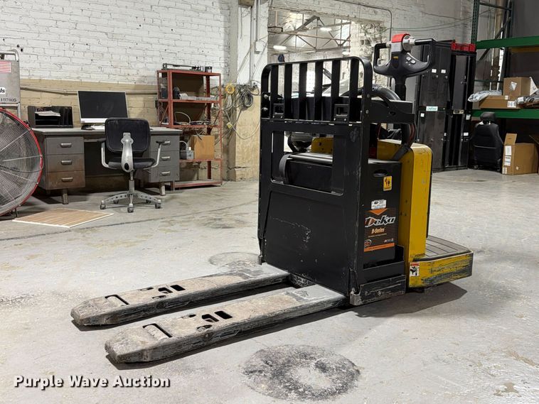image for item FU4819 2017 Yale MPEO60LFN24T2748 pallet jack